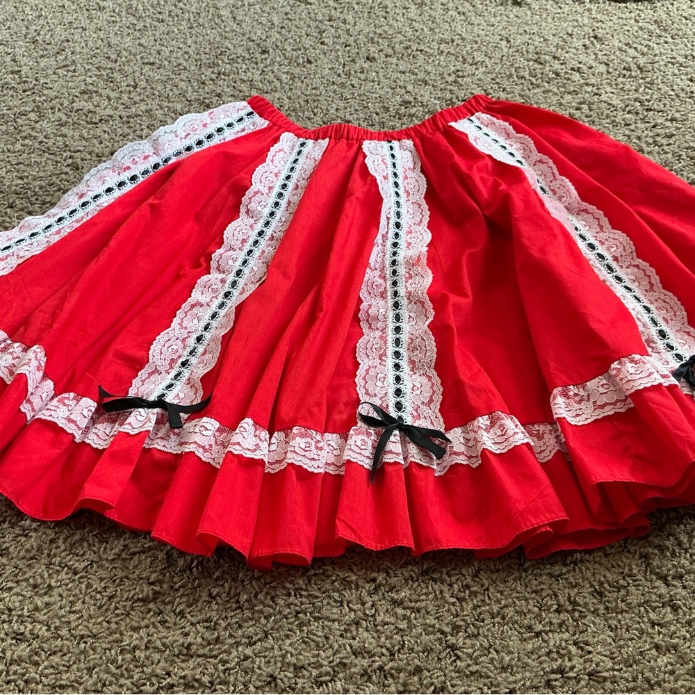 Vintage Red Circle Skirt, Lace & Bows, Medium-Large, Dolly, Grunge, Square Dance - Picture 2 of 8
